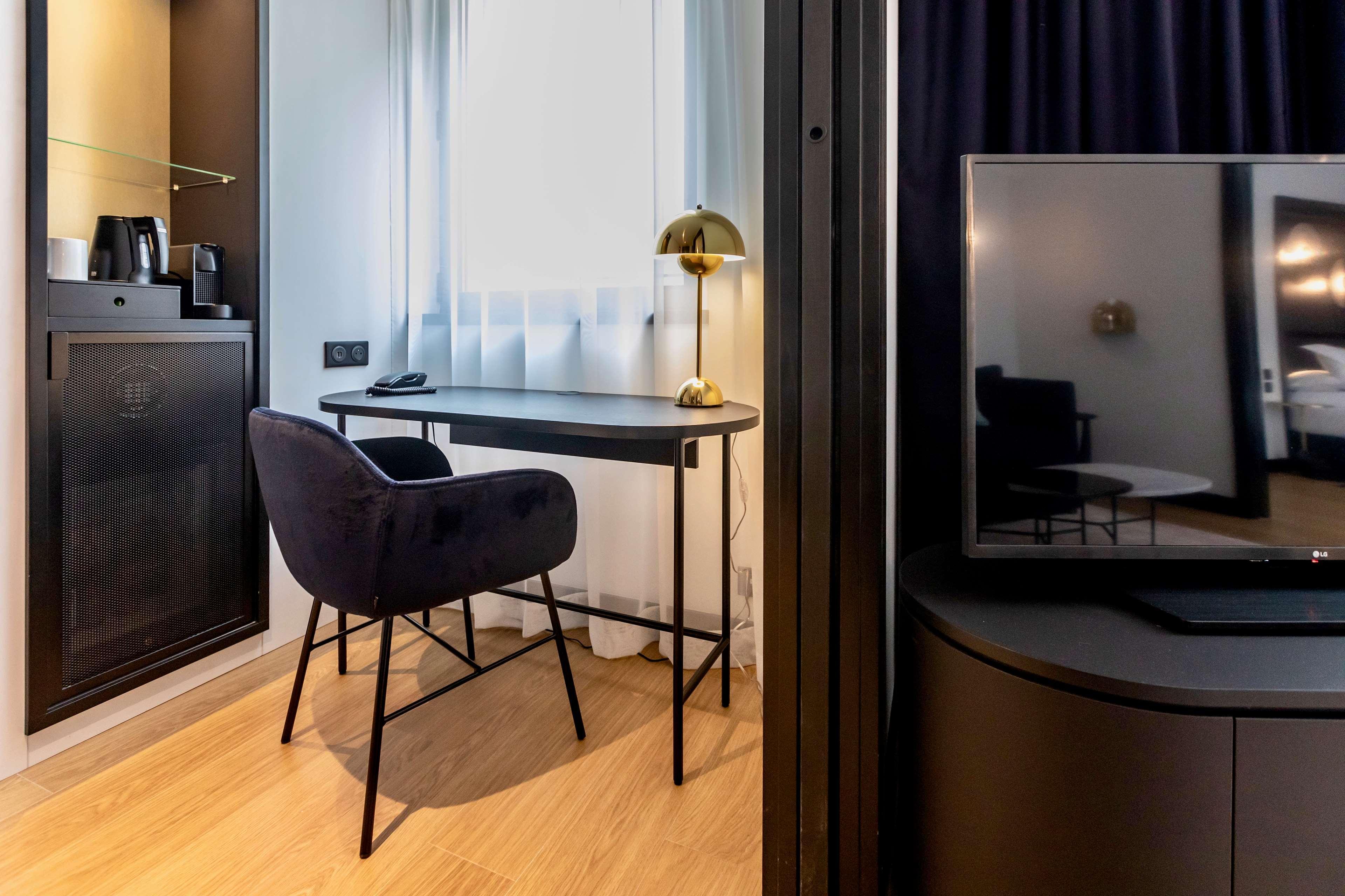 Western Crystal, Hotel,bar & 4* Nancy